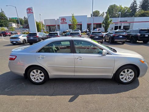 Used 2007 Toyota Camry XLE FWD image 8