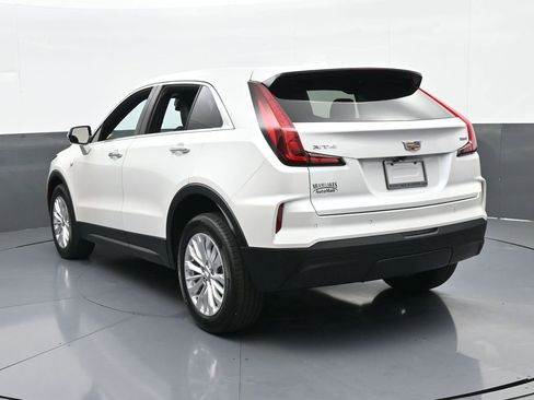Used 2024 Cadillac XT4 Luxury w/ Cold Weather Package image 4