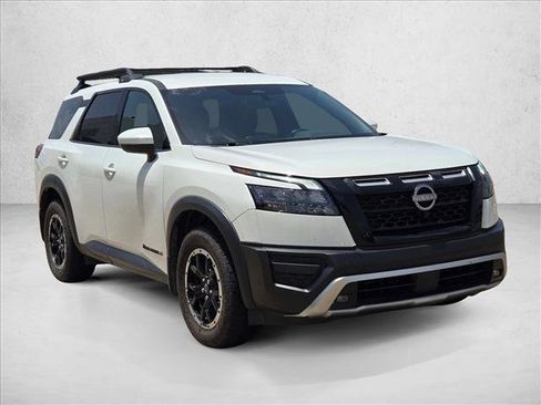 Used 2024 Nissan Pathfinder Rock Creek AWD/4WD image 3