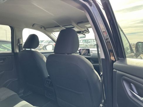 Used 2025 Nissan Rogue SV image 23