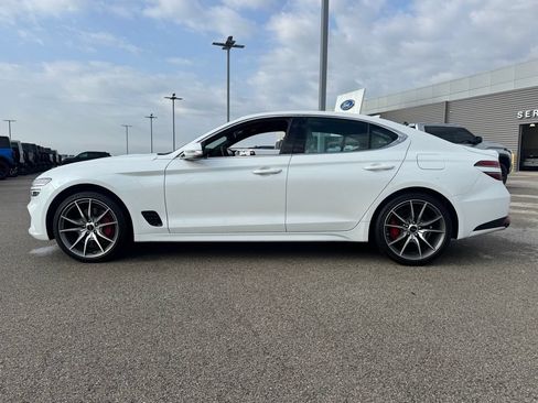 Used 2025 Genesis G70 2.5T RWD image 3
