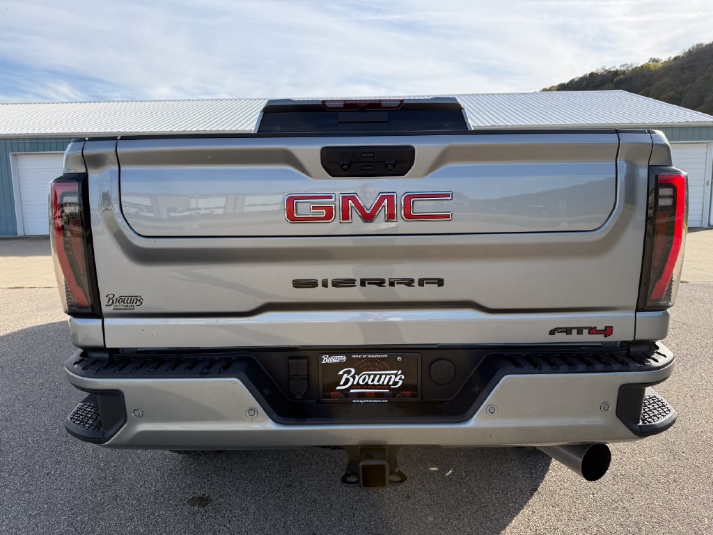 Used 2025 GMC Sierra 2500 AT4 w/ AT4 Preferred Package AWD/4WD image 2