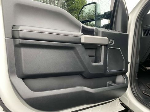Certified 2021 Ford F250 Platinum w/ FX4 Off-Road Package image 19