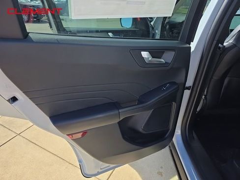 New 2025 Ford Escape SE image 24