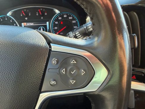 Used 2018 Chevrolet Traverse LT image 20