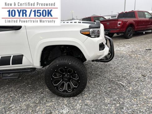 Used 2023 Toyota Tacoma TRD Sport w/ Technology Package image 4