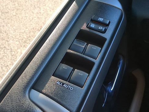 Used 2019 Toyota 4Runner SR5 image 23