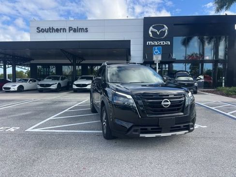 Used 2025 Nissan Pathfinder SL w/ Black Appearance Package image 3