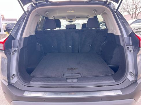 Used 2023 Nissan Rogue SV image 24