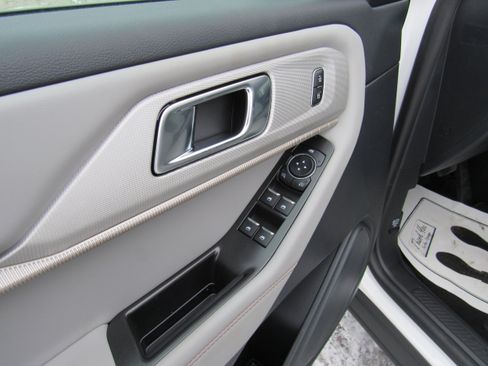 New 2026 Ford Explorer Active w/ Active Comfort Package image 15