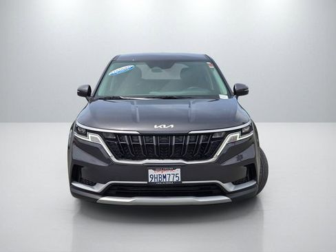 Used 2024 Kia Carnival LX FWD image 2