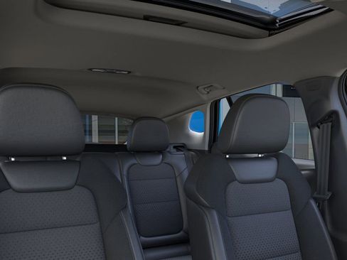 New 2025 Chevrolet Trax LT w/ Sunroof Package image 24