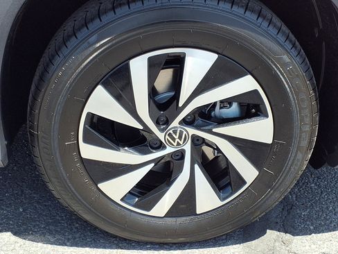 New 2026 Volkswagen Tiguan S image 8