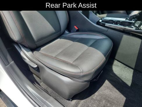 Used 2024 Chevrolet Trax RS w/ Sunroof Package FWD image 26