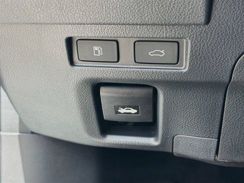 Used 2025 Lexus ES 300h w/ Premium Package FWD image 35