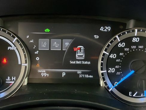 Used 2023 Toyota Highlander XLE FWD image 12