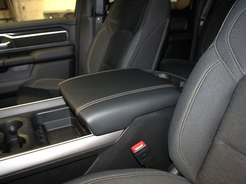 New 2026 RAM 1500 4x4 Crew Cab image 24