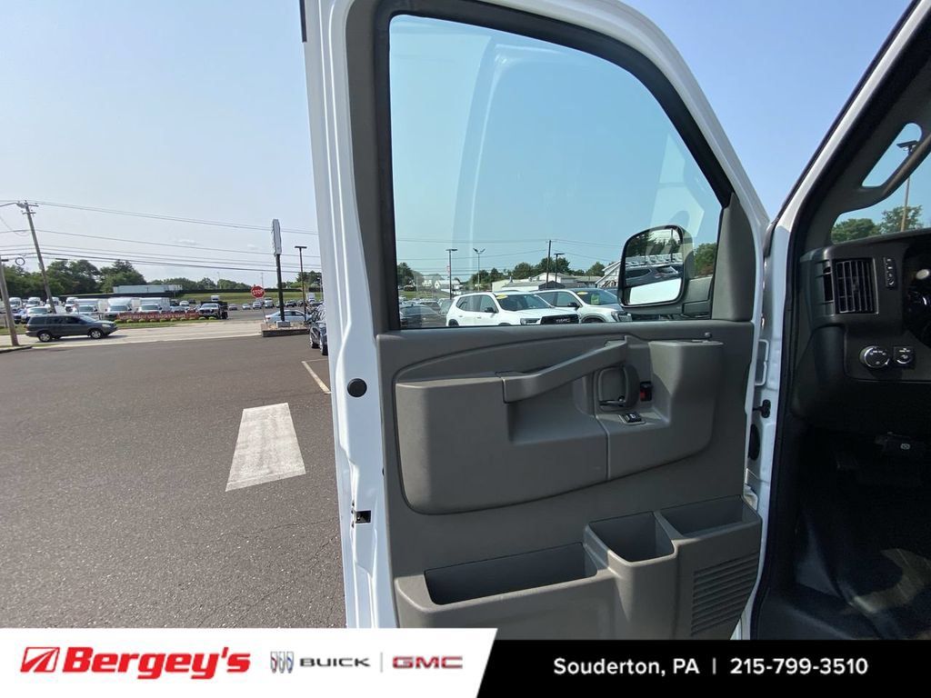 Certified 2025 Chevrolet Express 2500 w/ Driver Convenience Package RWD image 26