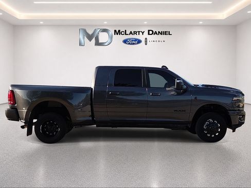 Used 2025 RAM 3500 Laramie AWD/4WD image 6