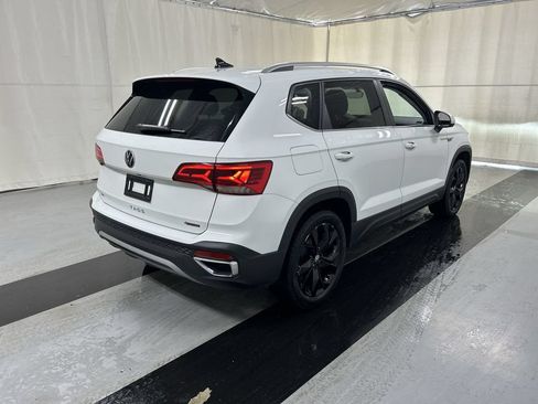 Used 2022 Volkswagen Taos SE AWD/4WD image 2