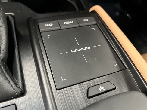 Used 2022 Lexus ES 300h w/ Accessory Package FWD image 32