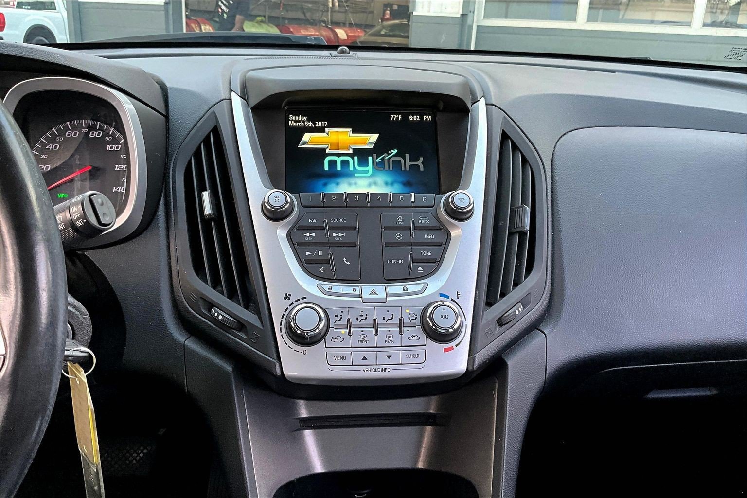 Used 2013 Chevrolet Equinox LT w/ Driver Convenience Package AWD/4WD image 11