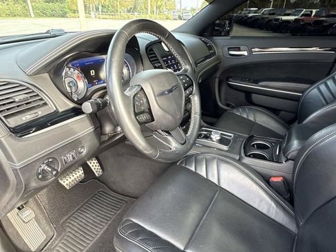 Used 2023 Chrysler 300 C image 22