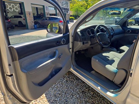 Used 2009 Toyota Tacoma 2WD Regular Cab image 13