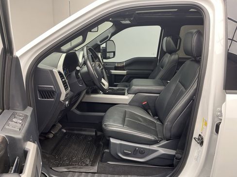 Used 2022 Ford F350 Lariat w/ Lariat Ultimate Package image 3
