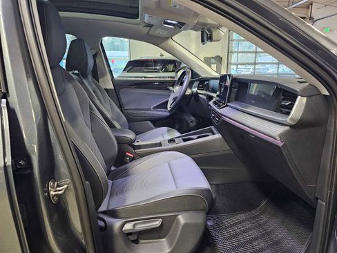 New 2026 Volkswagen Tiguan SE image 10