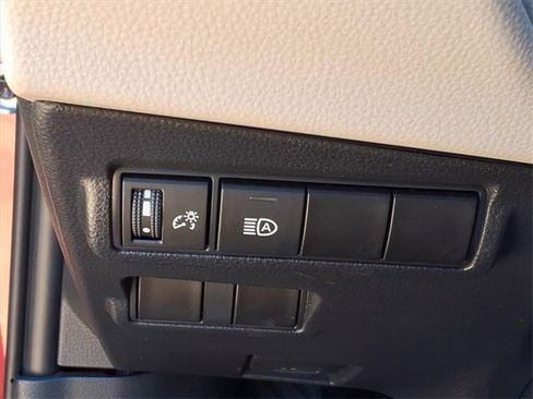 Used 2024 Toyota Corolla Cross LE image 23