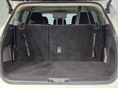Certified 2025 Toyota Highlander LE FWD image 18