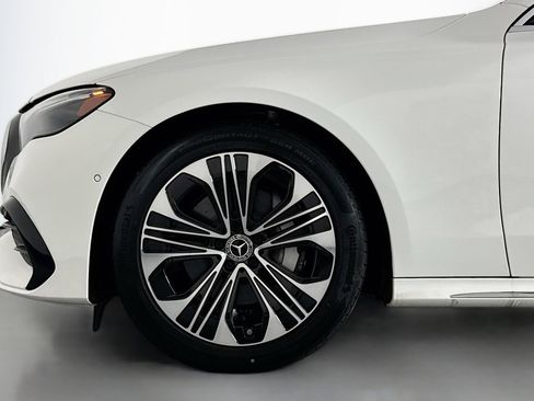 New 2025 Mercedes-Benz E 350 4MATIC Sedan image 9