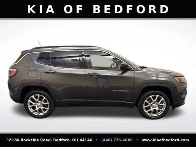 Used 2023 Jeep Compass Latitude AWD/4WD image 4