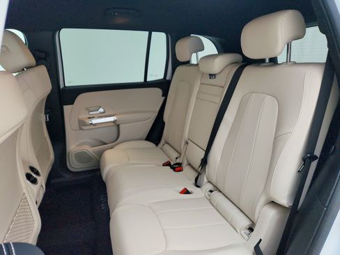 Certified 2025 Mercedes-Benz GLB 250 image 12