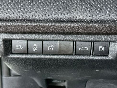 Used 2025 Toyota Camry SE FWD image 17