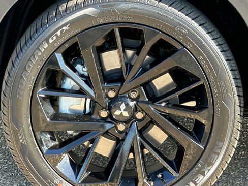 New 2025 Mitsubishi Outlander SEL image 26