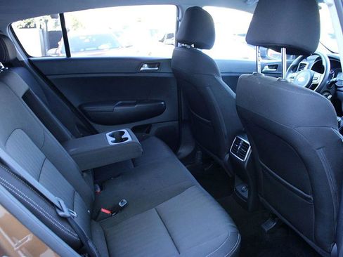 Used 2017 Kia Sportage LX image 12