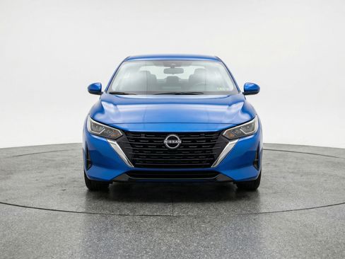 Used 2025 Nissan Sentra SV image 2