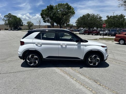 New 2025 Hyundai Venue Limited image 10