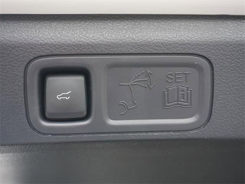 New 2024 Ford Expedition XLT image 15