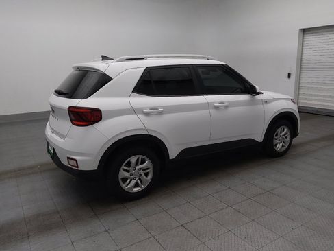 Used 2020 Hyundai Venue SEL FWD image 10