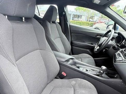Used 2018 Toyota C-HR XLE FWD image 13