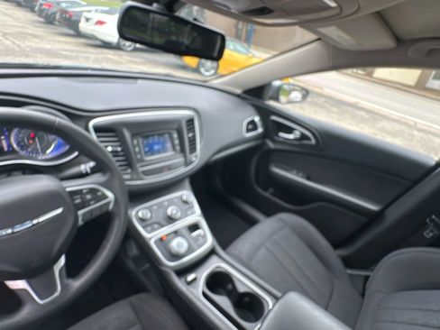 Used 2016 Chrysler 200 Limited FWD image 15