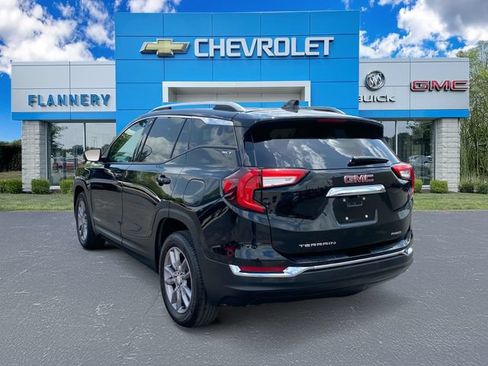 Used 2024 GMC Terrain SLT AWD/4WD image 3
