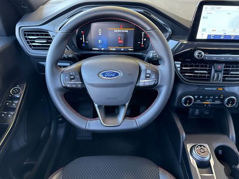 Used 2025 Ford Escape ST-Line image 14