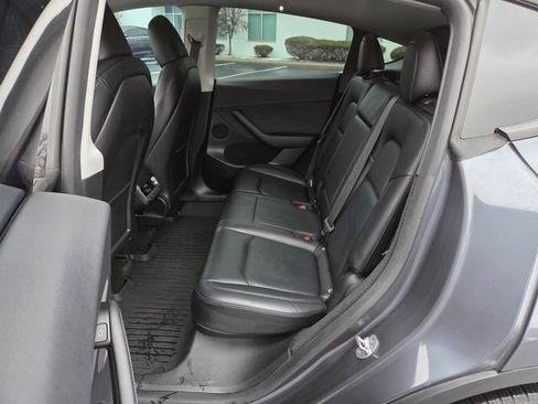 Used 2023 Tesla Model Y Long Range image 34