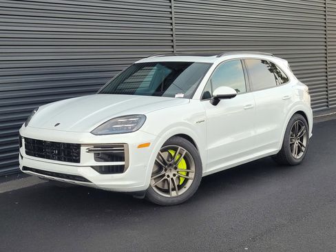 New 2025 Porsche Cayenne Turbo AWD/4WD image 1