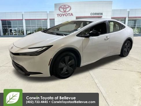 Used 2024 Toyota Prius LE image 7