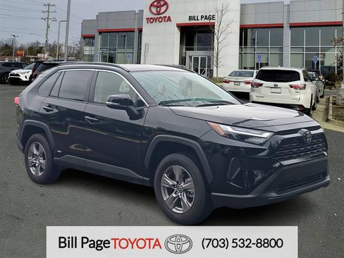 Used 2025 Toyota RAV4 XLE AWD/4WD image 1